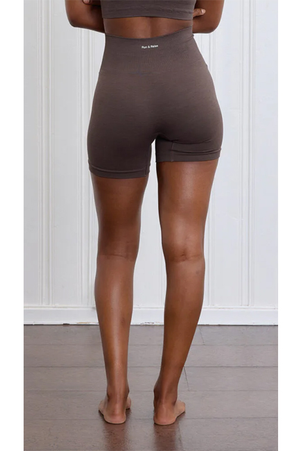 Run & Relax Bandha Shorts (Deep Espresso)